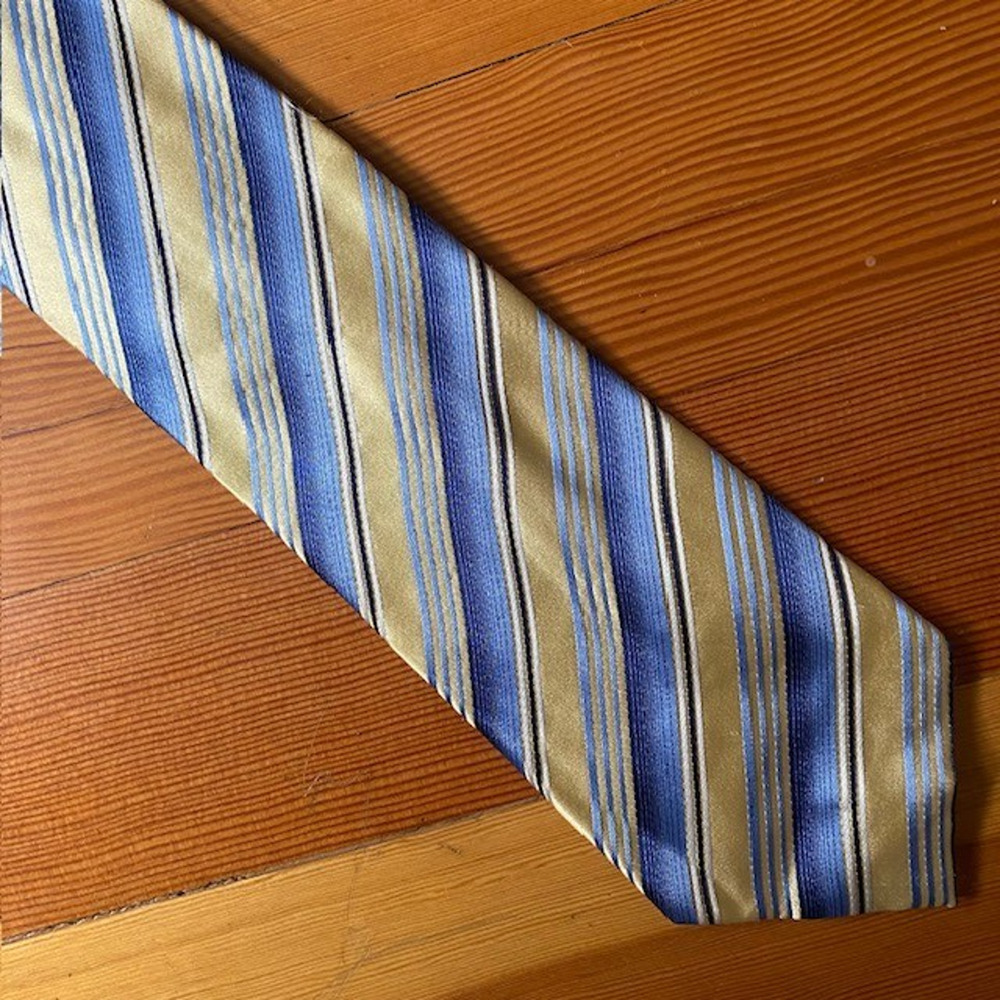 Geoffrey Beene Silk Blue Yellow Diagonal Stripe Tie 3 inch wide 63 inch Tie
